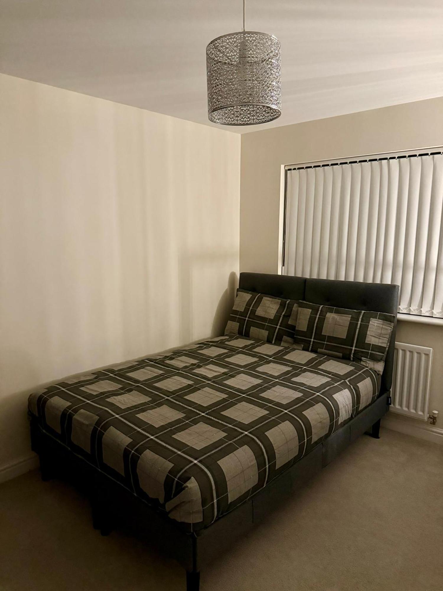 Large Double Room & Private Ensuite Bathroom, Badbury Park, Swindon, Near Great Western Hospital Екстер'єр фото