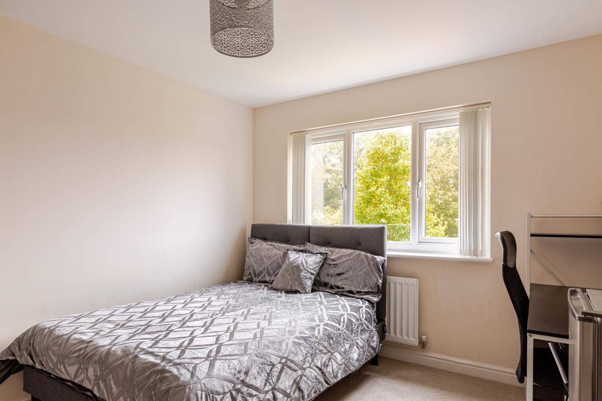 Large Double Room & Private Ensuite Bathroom, Badbury Park, Swindon, Near Great Western Hospital Екстер'єр фото